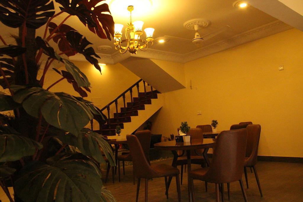 Luxury Inn Karachi Exterior foto