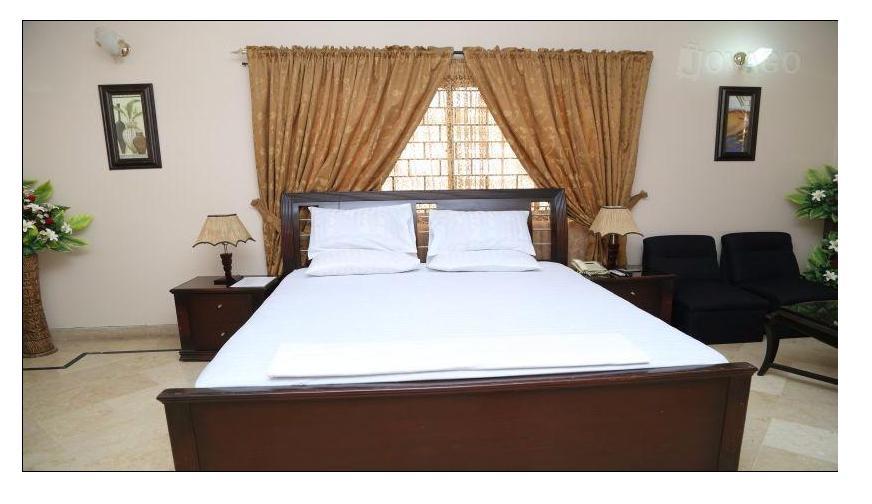 Luxury Inn Karachi Exterior foto