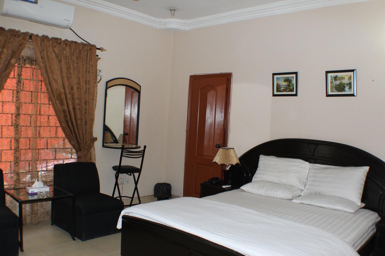 Luxury Inn Karachi Exterior foto