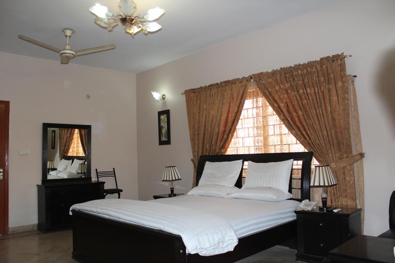 Luxury Inn Karachi Exterior foto