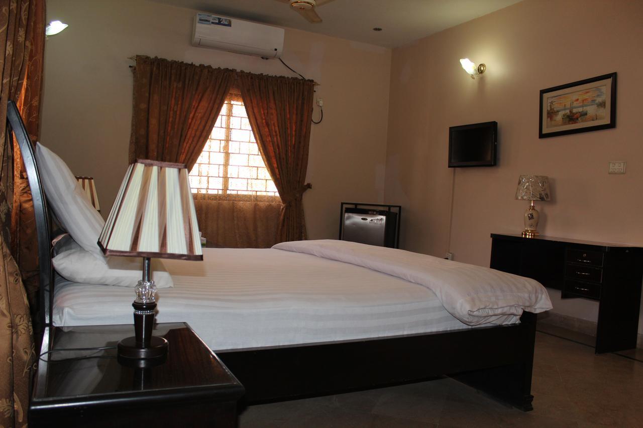 Luxury Inn Karachi Exterior foto