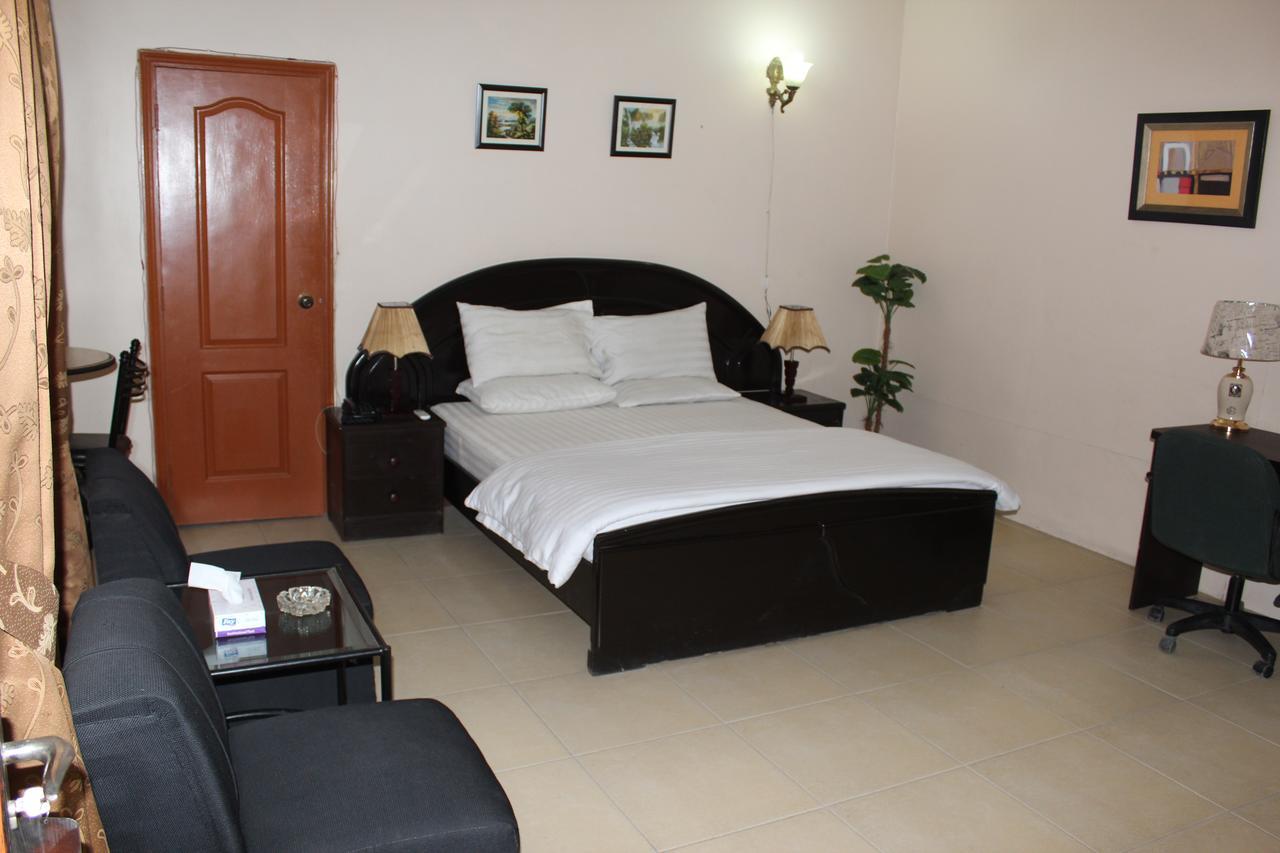 Luxury Inn Karachi Exterior foto