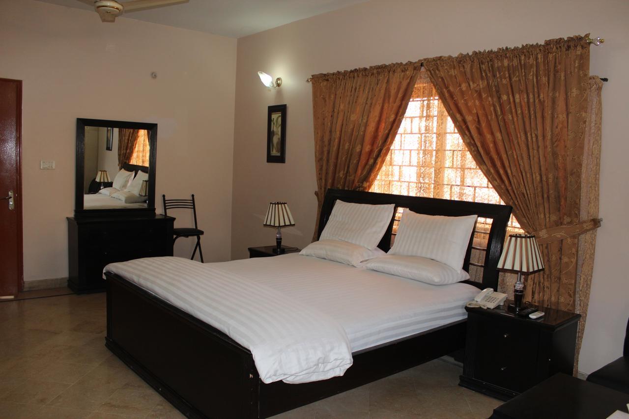 Luxury Inn Karachi Exterior foto