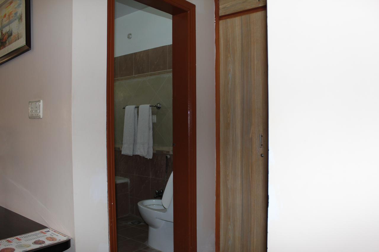 Luxury Inn Karachi Exterior foto