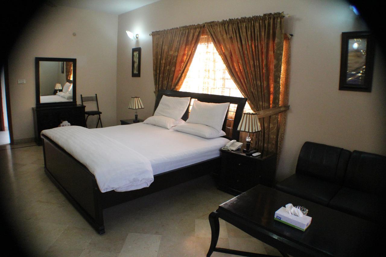 Luxury Inn Karachi Exterior foto