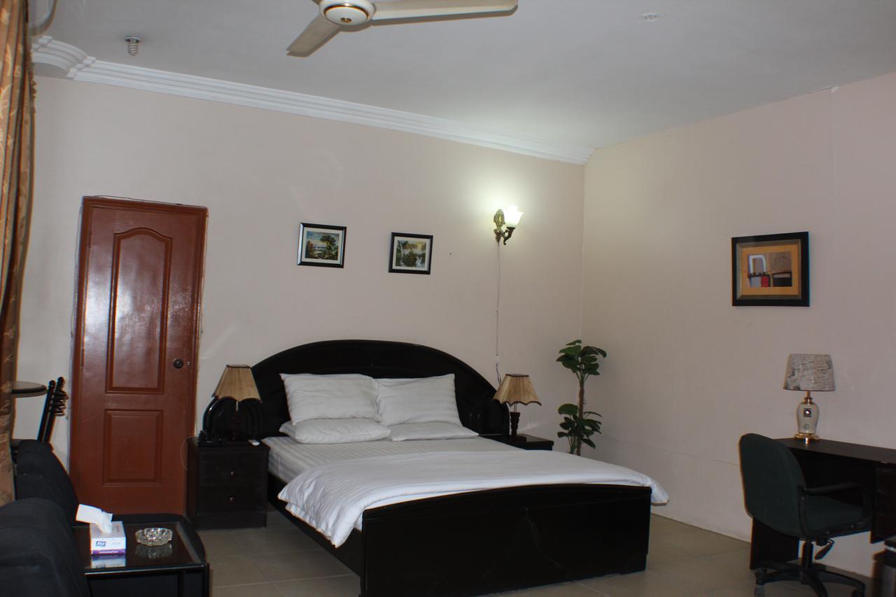 Luxury Inn Karachi Exterior foto