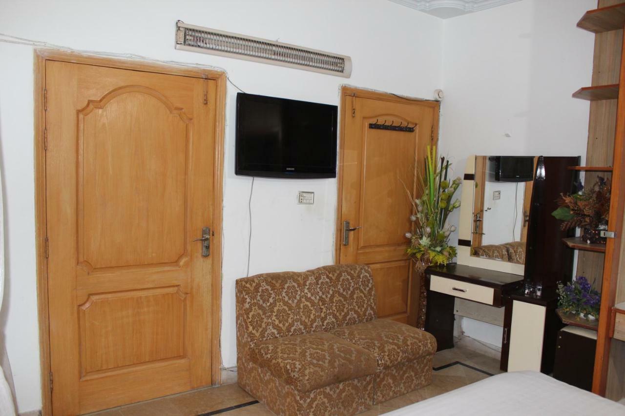 Luxury Inn Karachi Exterior foto